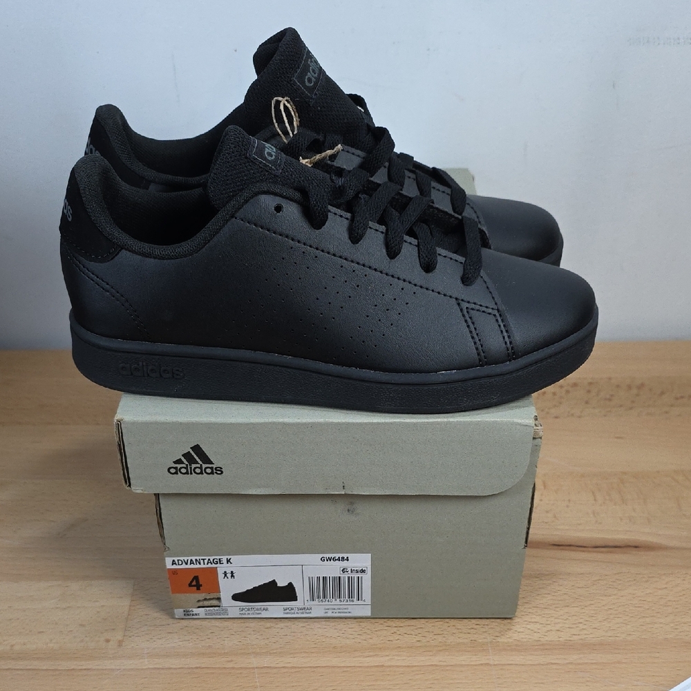 Adidas Men's Black Advantage Sneakers US 4 Kids